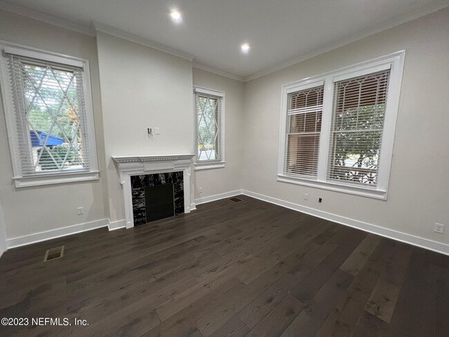 Building Photo - 1541 Riverside Ave