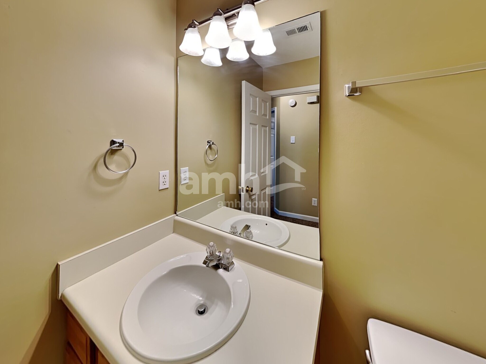Building Photo - 2766 Lake Park Rdg E