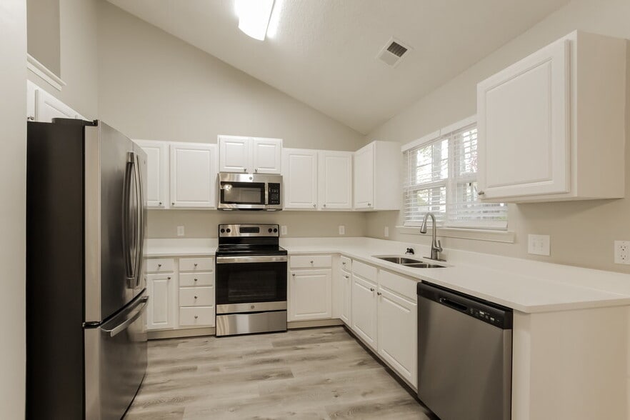 Building Photo - 6319 Fresh Wind Ave