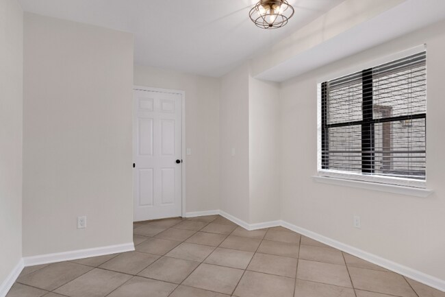 Building Photo - 967 Grand Canal St