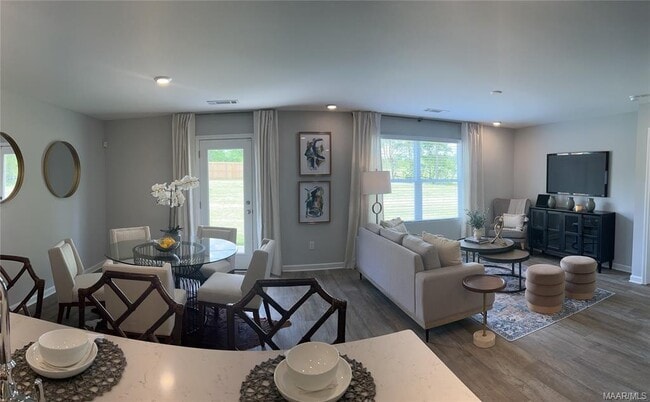 Building Photo - 6006 Singleton St