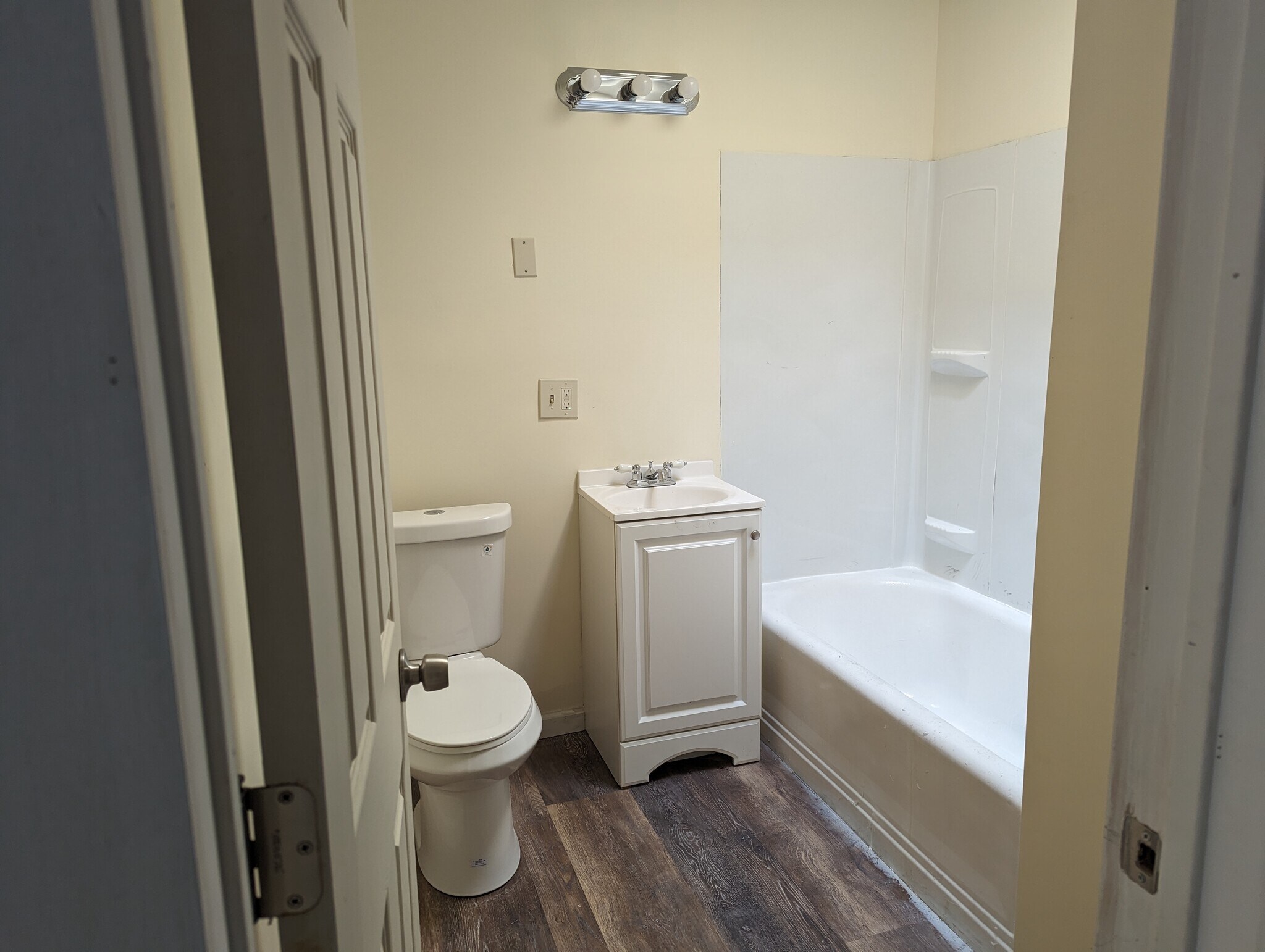 Building Photo - 66 Broad St