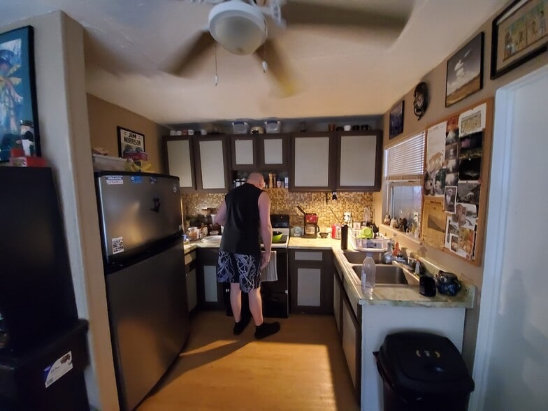 Kitchen - 119 Melody Ln