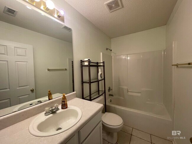 Building Photo - 110 Covey Run Pl
