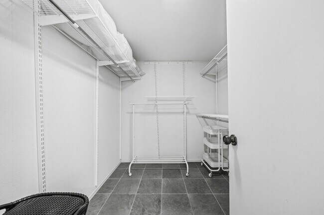 Building Photo - 5 Solana