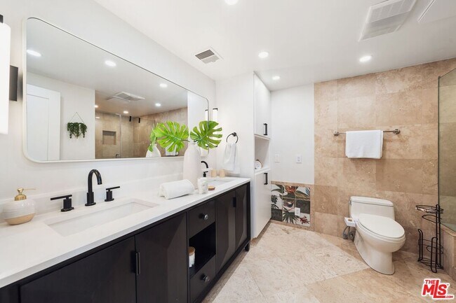 Building Photo - 831 14th St