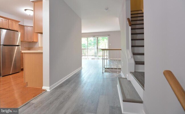 Building Photo - 13326 Waterside Cir