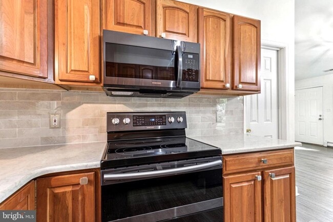 Building Photo - 1500 St Margarets Rd