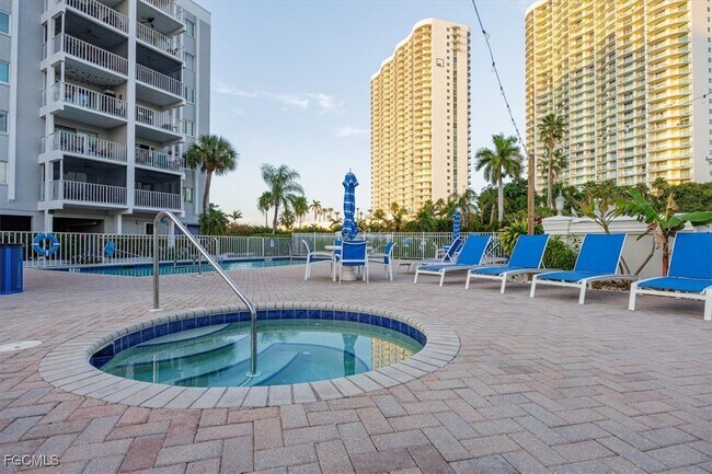 Building Photo - 2885 Palm Beach Blvd