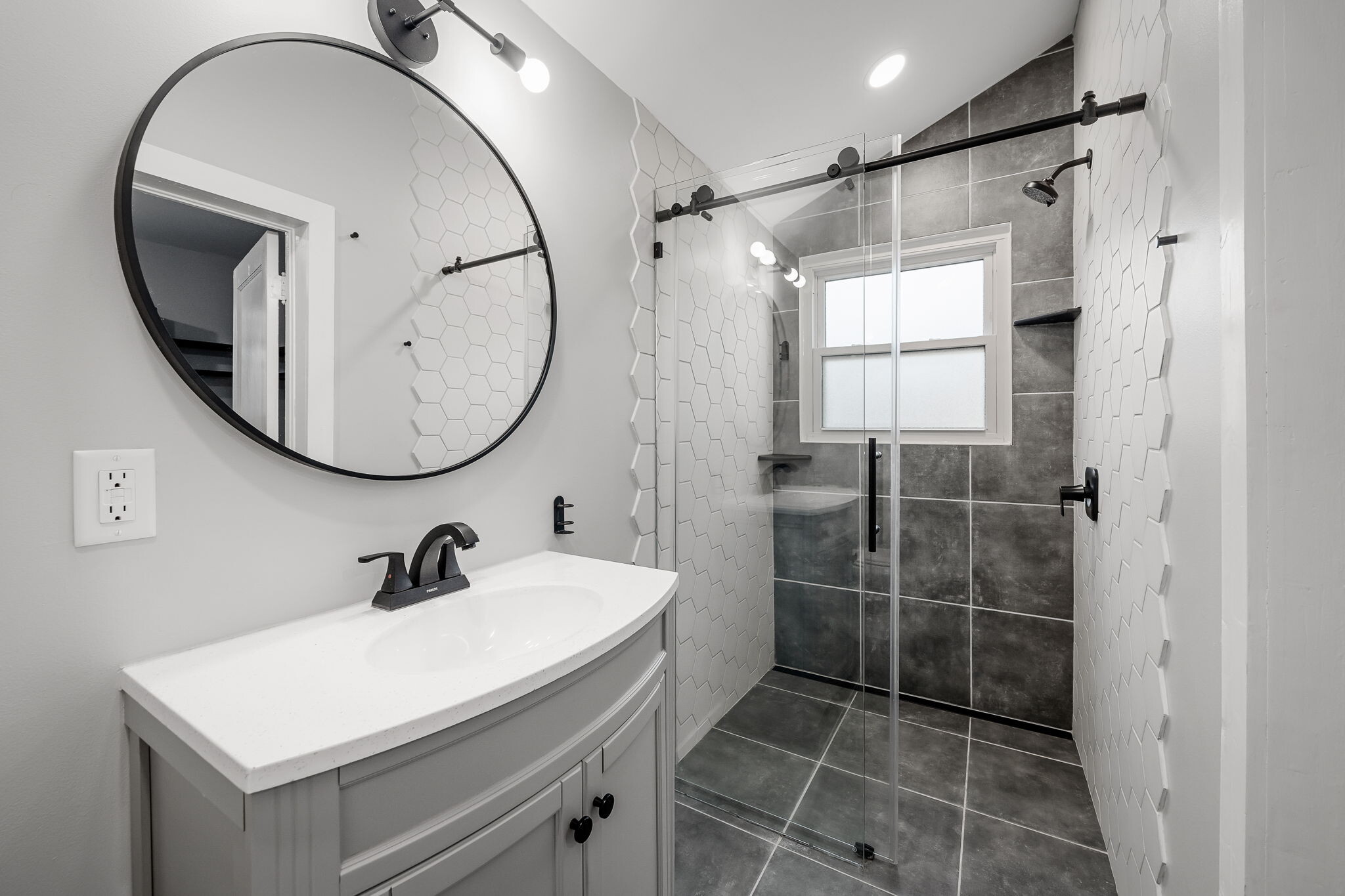 Bathroom - 4160 Juniata St