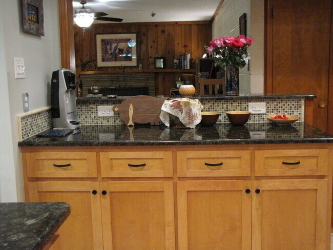 Building Photo - 2907 Elgin St