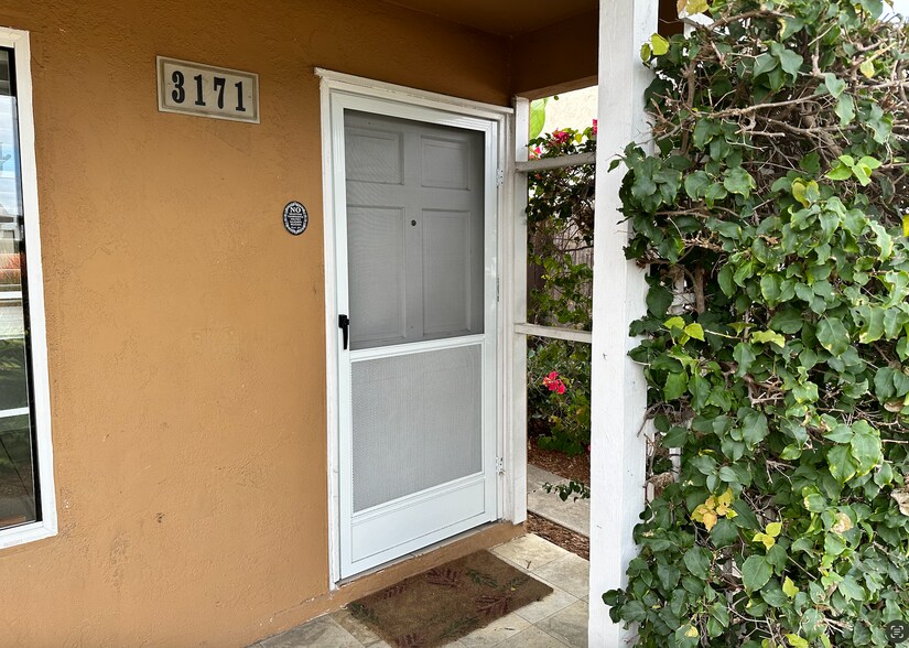 Building Photo - 3171 Luna Ave