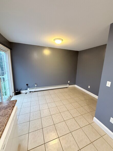 Building Photo - 7 Pleasant Woods