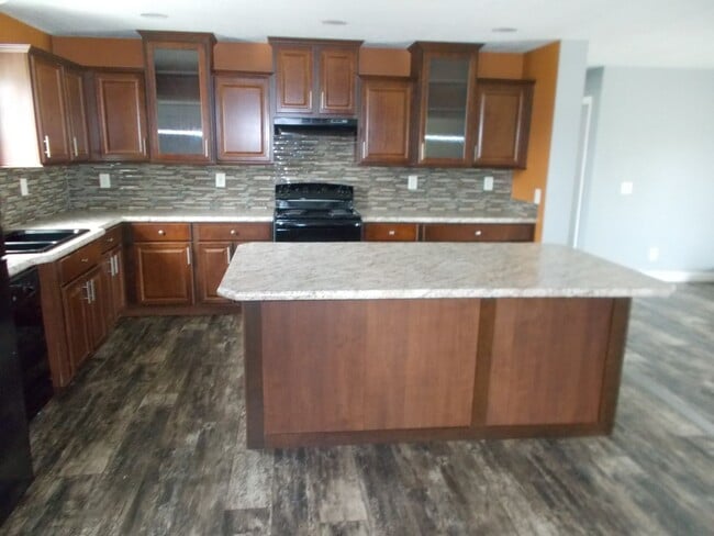 Building Photo - Large, Beautiful Home North of Richmond