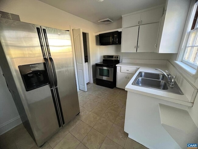 Building Photo - 1545 Rugby Ave