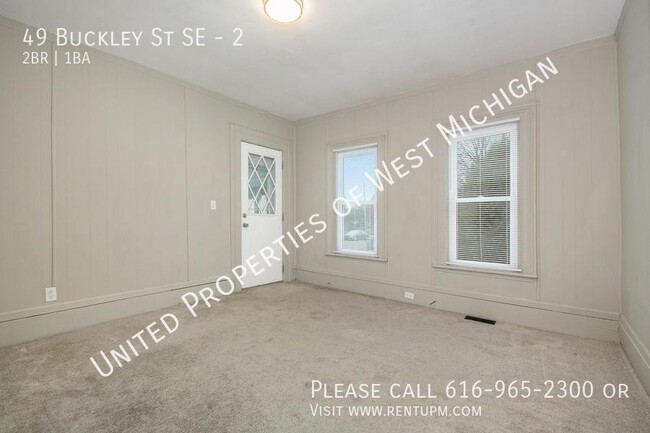 Building Photo - Available Now | 2 Bed, 1 Bath Upper Level ...