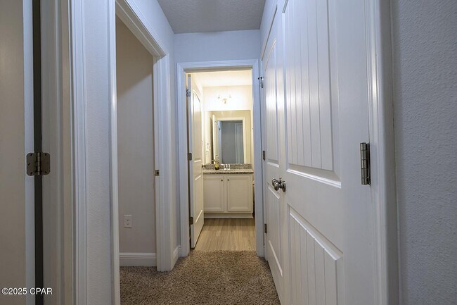 Building Photo - 1882 Pointe Dr