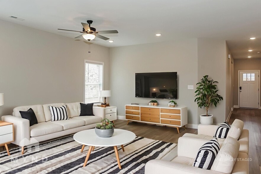 Building Photo - 235 Irish Hl Dr