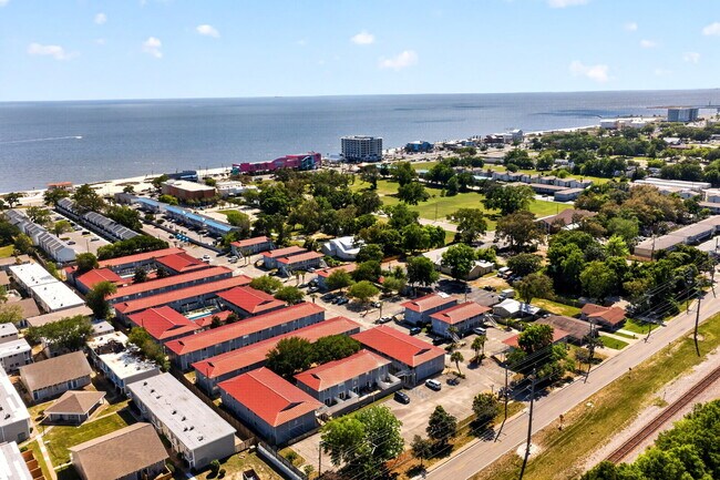 Building Photo - 1282 Beach Blvd