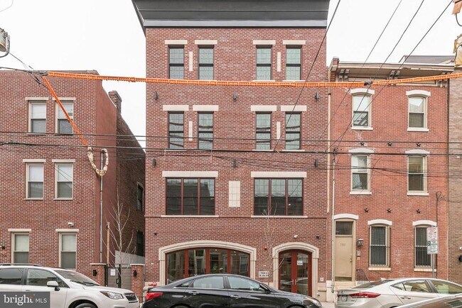 Building Photo - 752 S 16th St