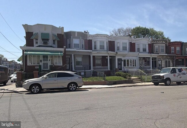 Building Photo - 2054 W 65th Ave