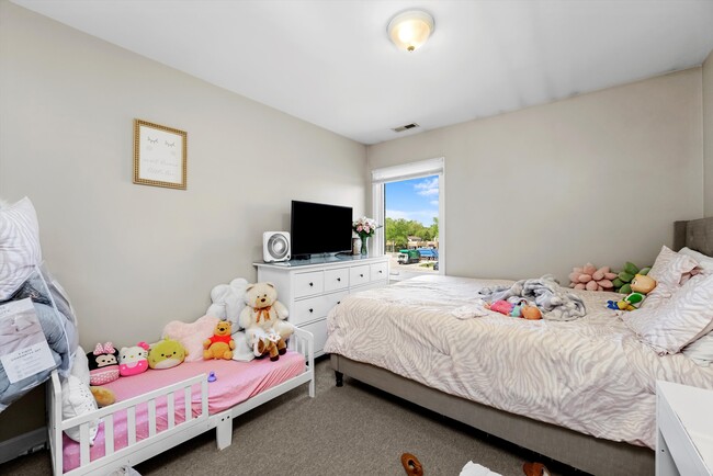 Building Photo - 3423 Ridgeland-304