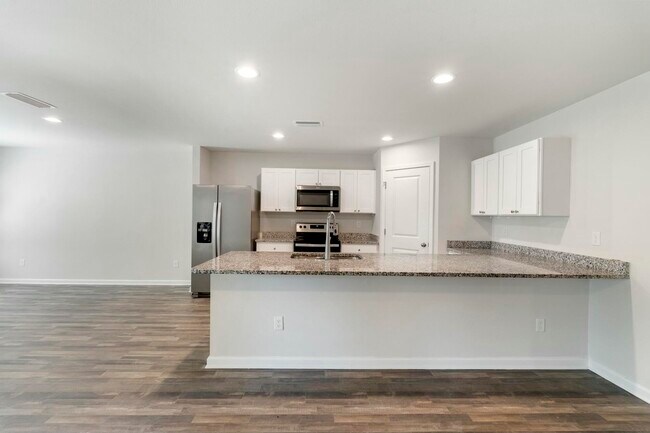 Building Photo - 610 Riverwalk Cir