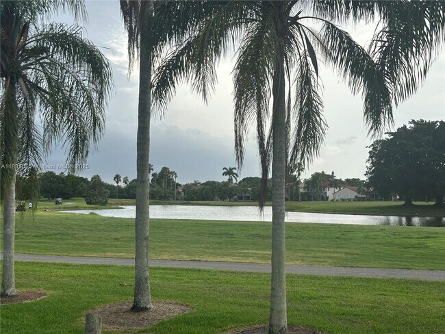 Building Photo - 16251 Golf Club Rd