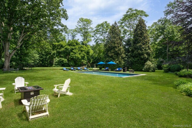 Building Photo - 342 Woodbury Rd