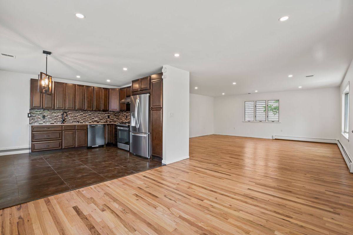 Building Photo - 17 Edgar Ct