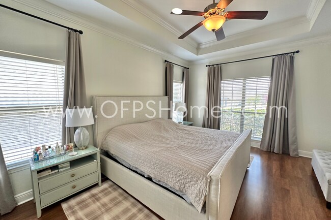 Building Photo - South Crestview 3/2 Available 8/1