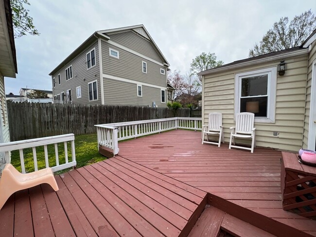 Building Photo - Delightful 1 Level 4 Bedroom Home On Exten...