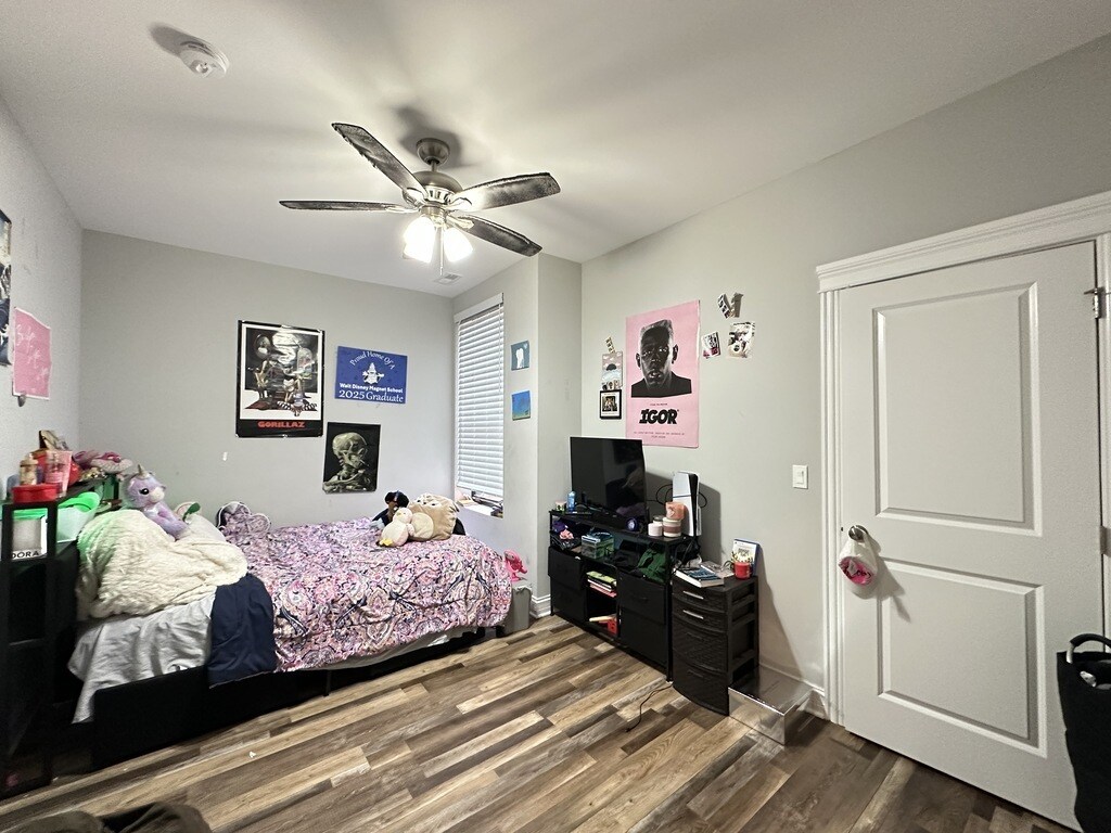 Building Photo - 4117 S Michigan Ave