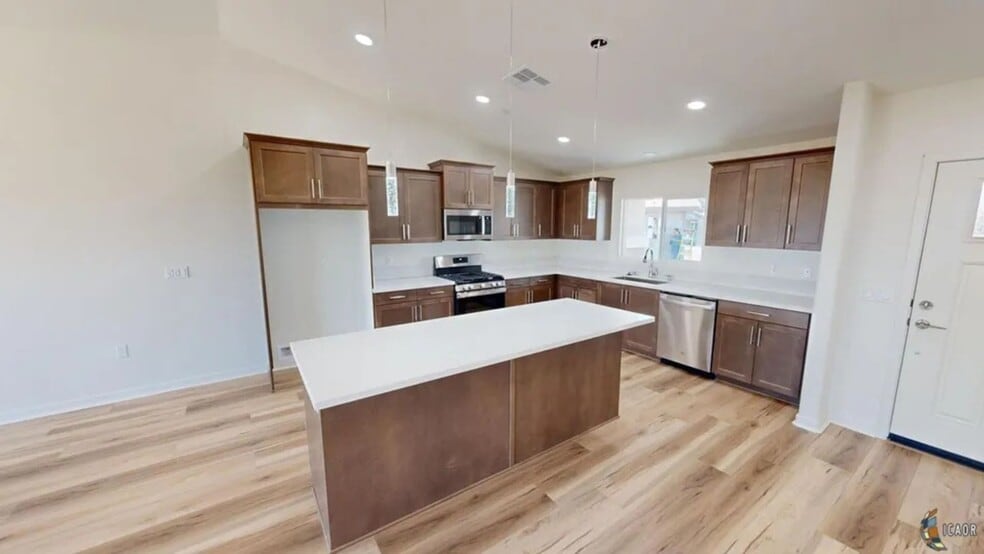 Building Photo - 2403 Dale Ct