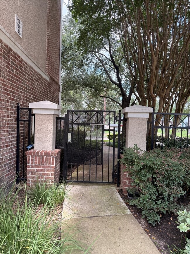Primary Photo - 12707 Boheme Dr