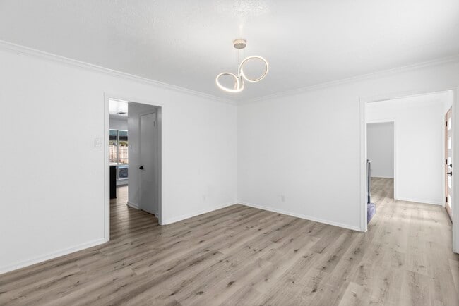 Building Photo - 5206 Lodge Creek Dr