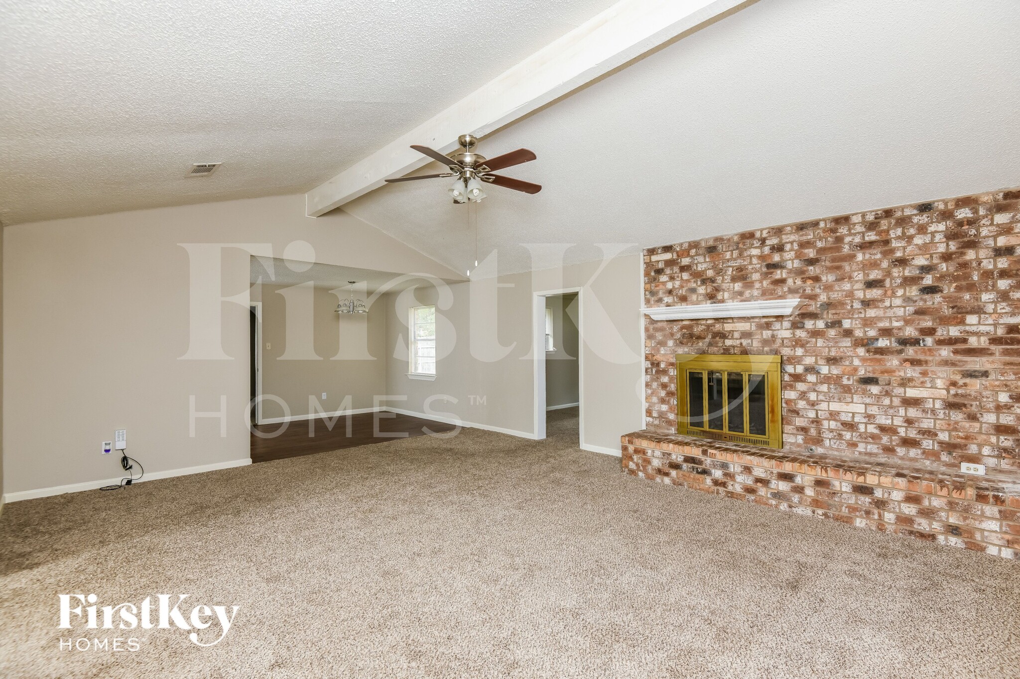 Building Photo - 2100 Cedar Ct