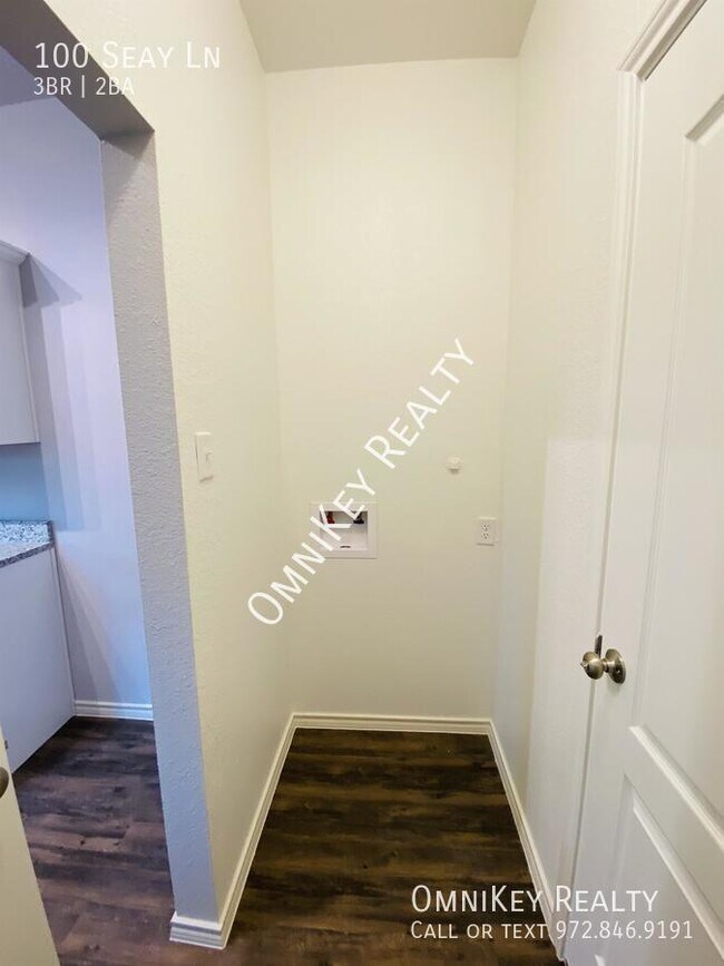 Building Photo - 100 Seay Ln