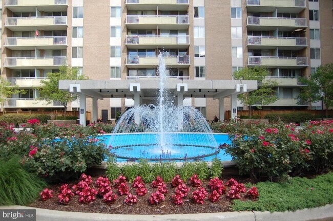 Building Photo - 3001 Veazey Terrace NW