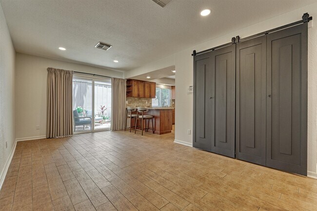 Building Photo - 2351 W Settler's Way