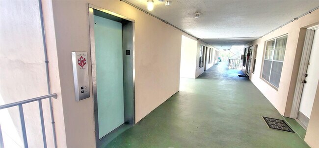 Building Photo - 2901 NW 47th Terrace