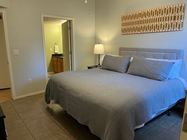 Building Photo - Fully Furnished 1st Floor Condo overlooking Park Area  in Gated Tuscano Community – Southwest Las...