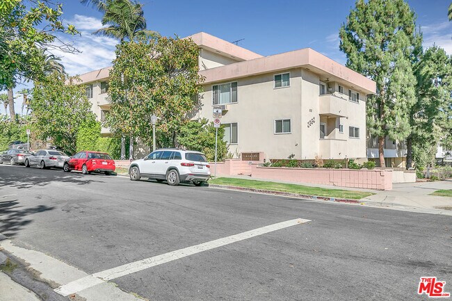Building Photo - 2332 S Beverly Glen Blvd