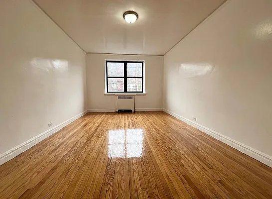 Building Photo - 1 bedroom in BRONX NY 10463