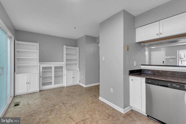Building Photo - 5648 Rock Quarry Terrace