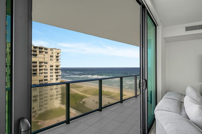 Building Photo - 730 N Ocean Blvd