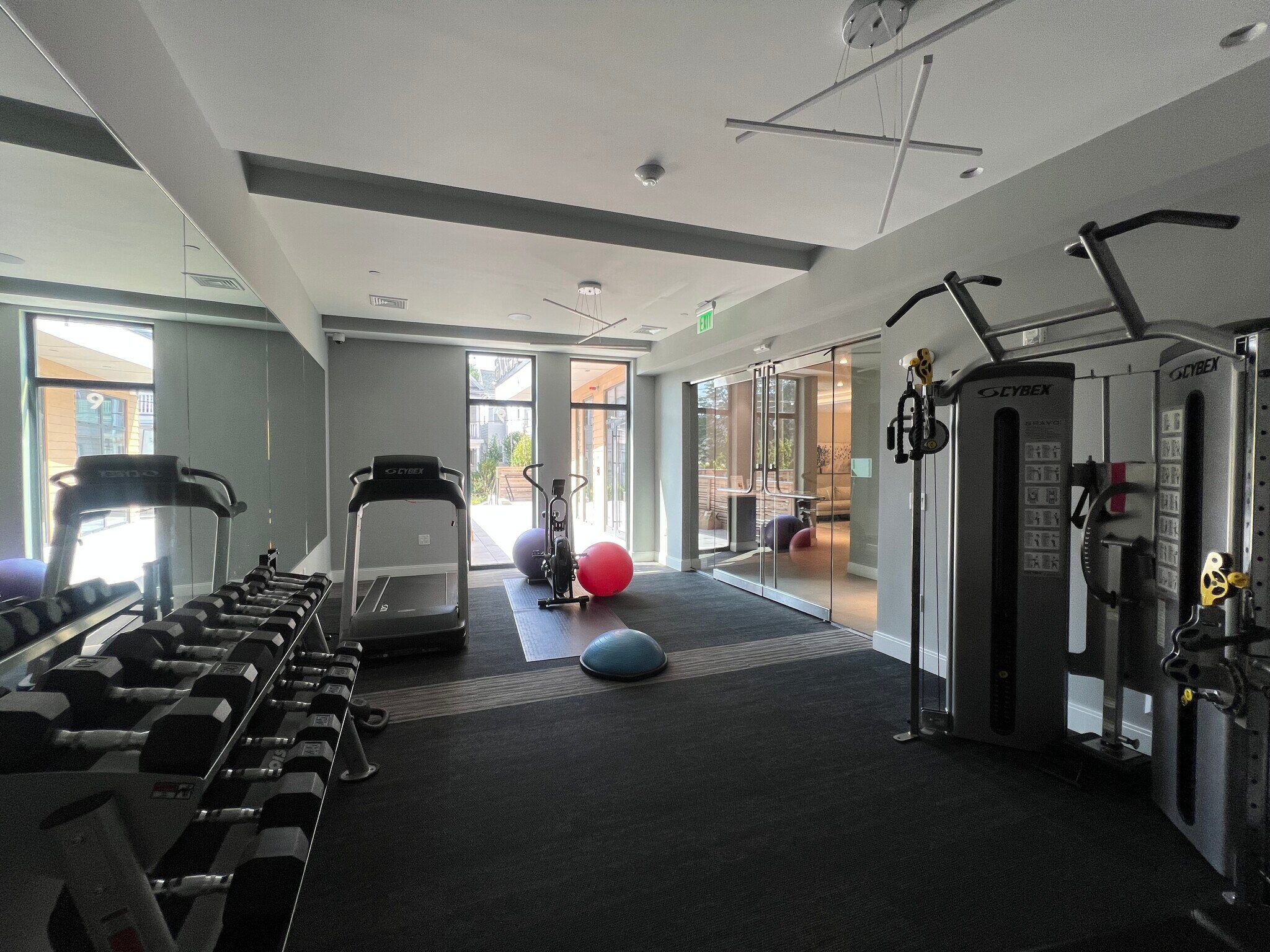 Building Photo - 8 Central St