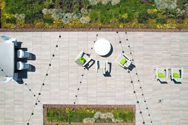 Building Photo - Backhouse Apartments