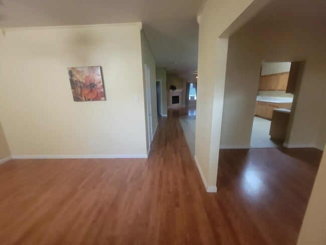 Building Photo - 1716 Country Crest Ln