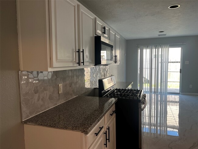 Building Photo - 2706 Piney Lake Ct